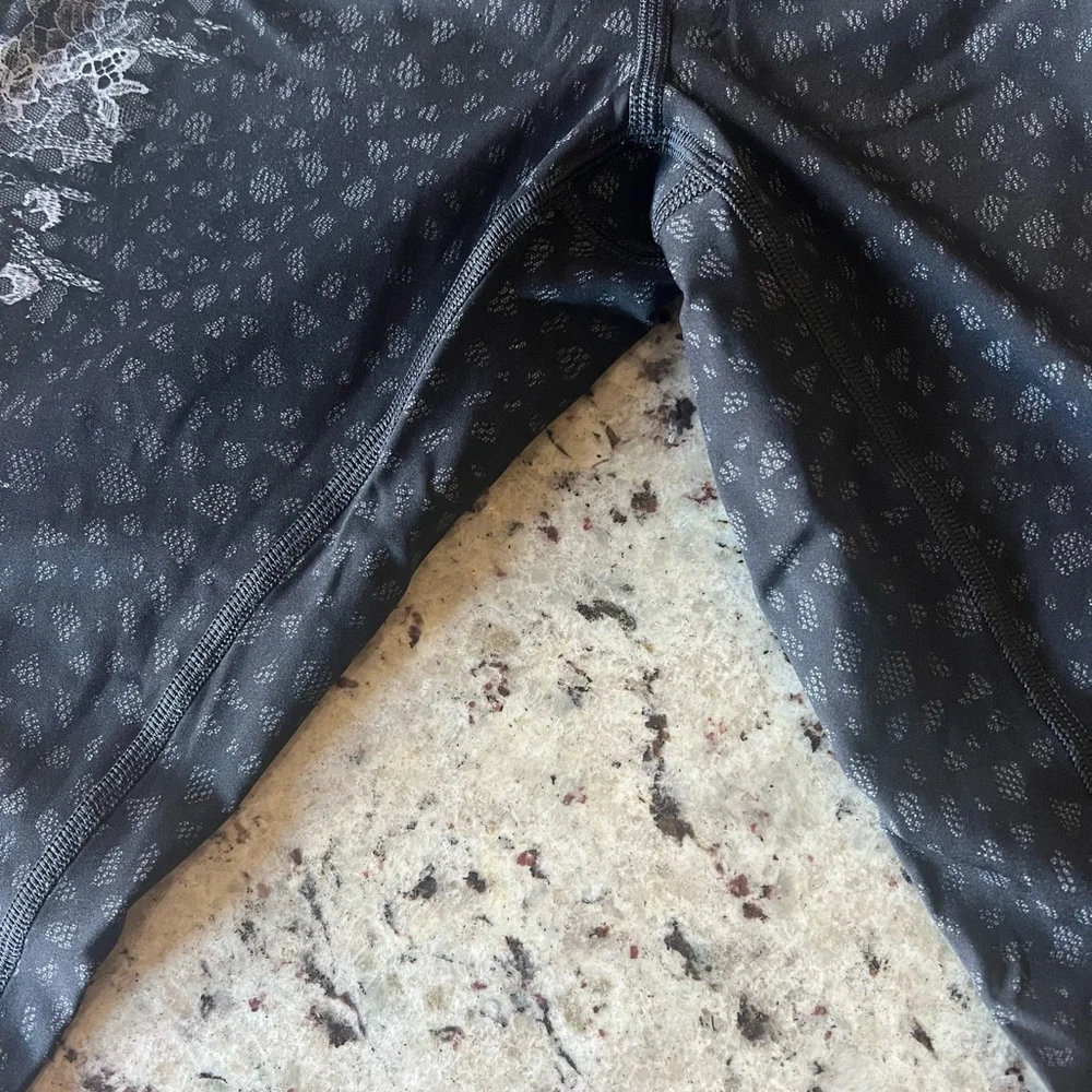 lululemon athletica Black Floral Leggings - Picture 4 of 6